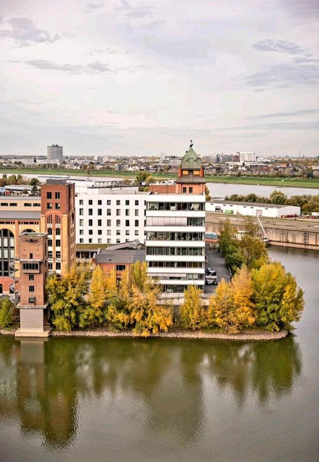 Schickes Appartment mit Flussblick am Medienhafen Düsseldorf Exterior foto